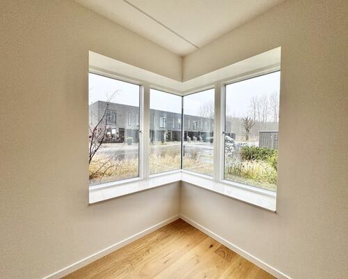 Lys og moderne seniorbolig med skøn terrasse i Odense M