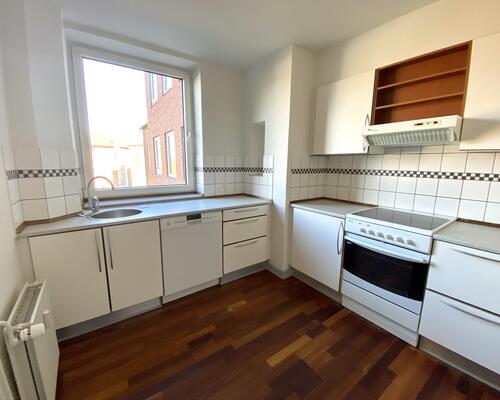 Lys og rummelig 3 værelses lejlighed i Odense C