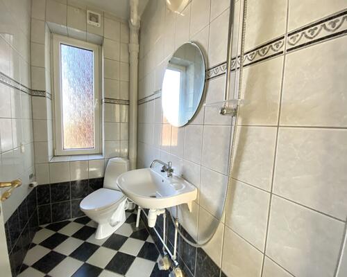 Lys og rummelig 3 værelses lejlighed i Odense C