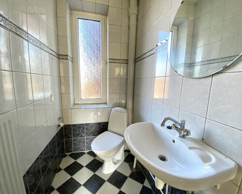 Lys og rummelig 3 værelses lejlighed i Odense C