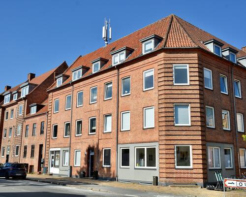 Indbydende 2 værelses lejlighed med moderne detaljer i Odense C