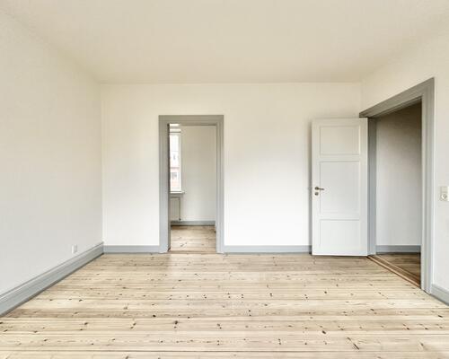 Indbydende 2 værelses lejlighed med moderne detaljer i Odense C