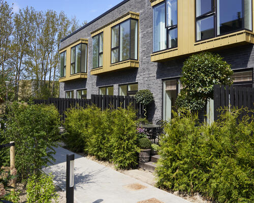 Moderne rækkehus med skøn terrasse i Odense M