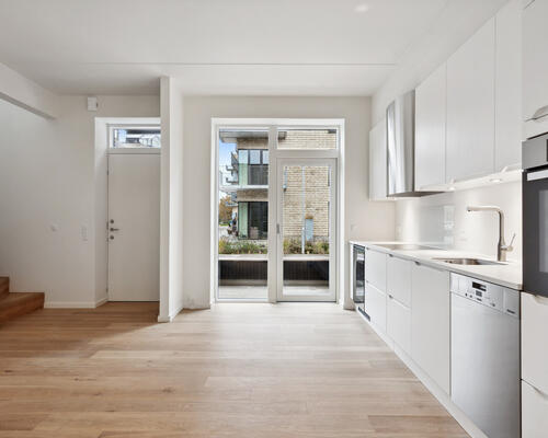 Moderne rækkehus med skøn terrasse i Odense M