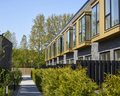 Moderne rækkehus med skøn terrasse i Odense M