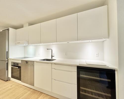 Moderne 2 værelses lejlighed med stor altan i Odense M