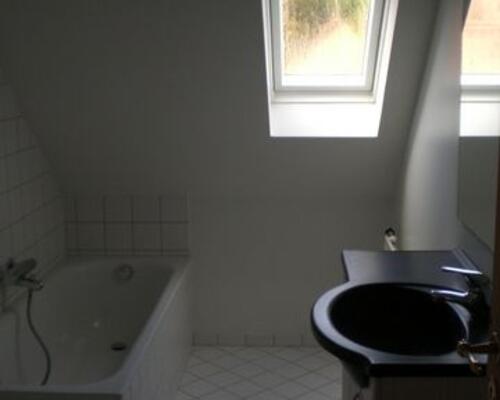 Markant bolig nær Vejlø Strand, med mulighed for stald og ridebane