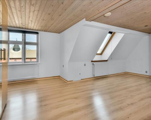 10 værelses hus i Vonge