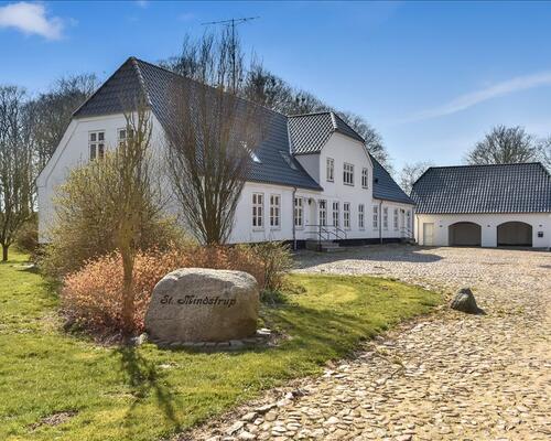 10 værelses hus i Vonge