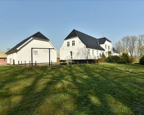 10 værelses hus i Vonge