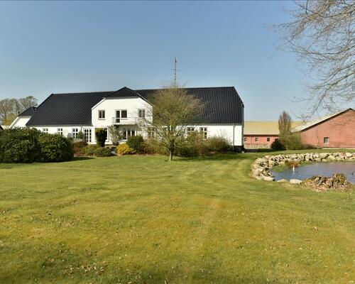 10 værelses hus i Vonge