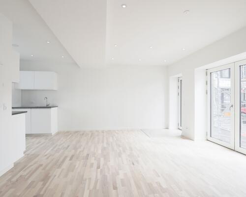 Lys moderne lejlighed, centralt beliggende - husdyr tilladt