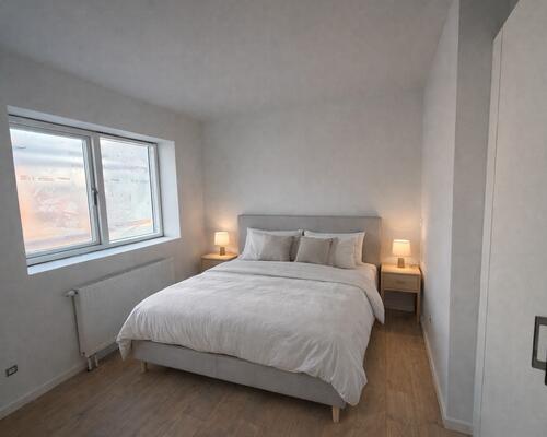 Helt ny lejlighed, centralt beliggende.