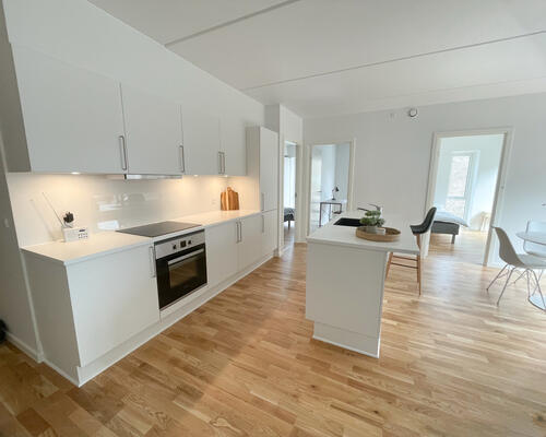 Lys 4-værelses lejlighed på 3. sal!