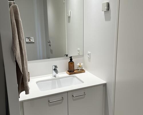 Stue lejlighed med lækker terrasse