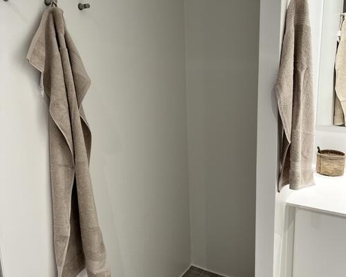 Stue lejlighed med lækker terrasse