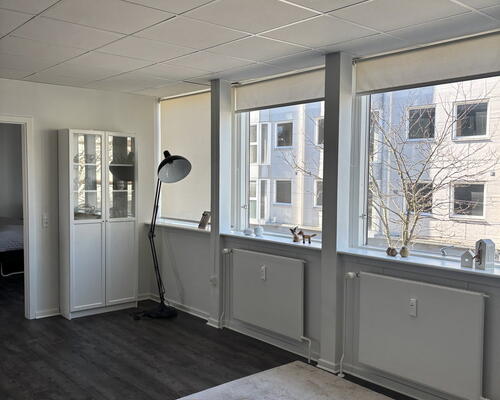 Lys og rummelig 3-værelses på 102 m2 med altan/terrasse og moderne køkken