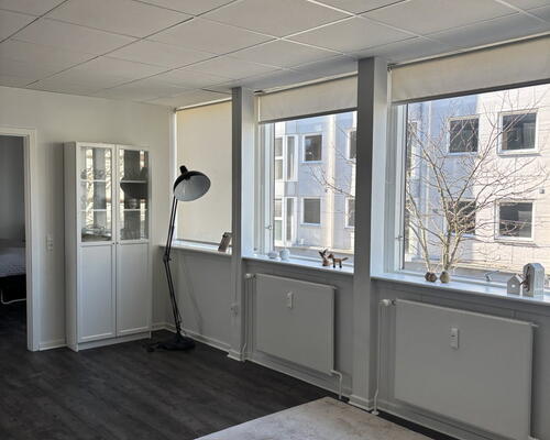 Lys og rummelig 3-værelses på 102 m2 med altan/terrasse og moderne køkken