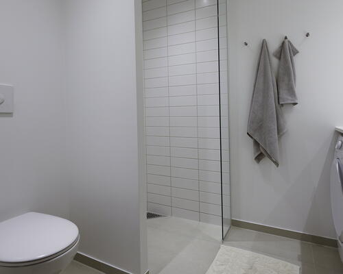 Charmerende 4-værelses duplex lejlighed med gavlplacering i Tingbjerg