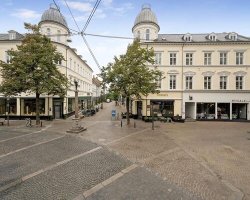 Moderne 4 værelses lejlighed i hjertet af Odense