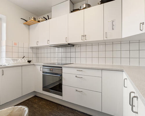 Værelse på Trøjborg – tæt på universitetet og centrum