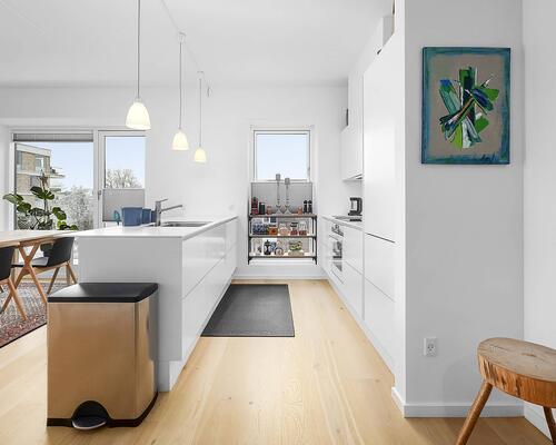 Fuldt møbleret lejlighed med kig til Øresund | København Ø