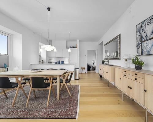 Fuldt møbleret lejlighed med kig til Øresund | København Ø