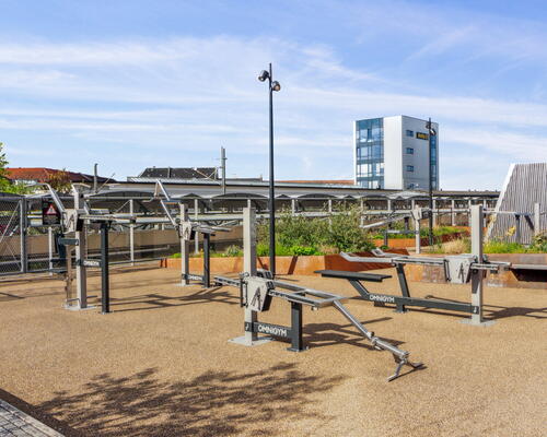 Unik 5-værelses rækkehus på toppen af Vanløse med egen altan, alt i hårde hvidevarer og med plads til hele familien!