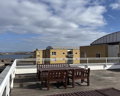 Skøn rummelig lejlighed ved Langelinie