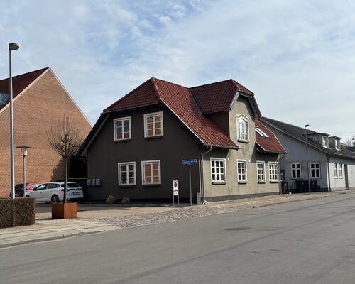 Velholdt centraltbeliggende lejlighed.