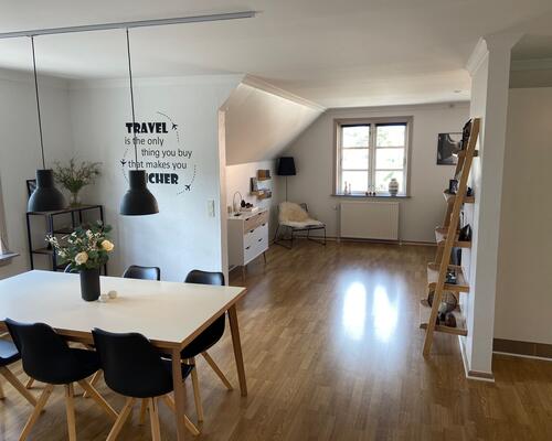 Velholdt centraltbeliggende lejlighed.