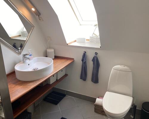 Velholdt centraltbeliggende lejlighed.