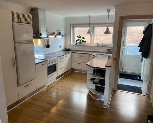 Velholdt centraltbeliggende lejlighed.