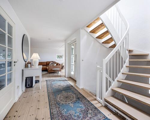 Flot villa med udsigt til fjorden i Veddelev | Roskilde