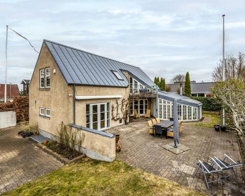 Flot villa med udsigt til fjorden i Veddelev | Roskilde