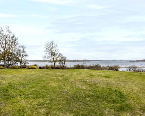 Flot villa med udsigt til fjorden i Veddelev | Roskilde