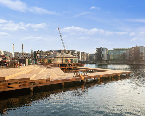 Rummelig og moderne 2-værelses lejlighed med terrasse