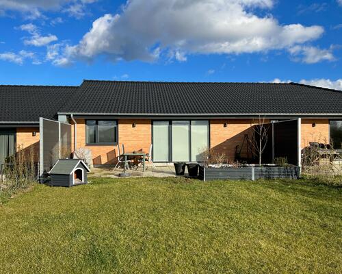 Flot rækkehus  med egen have