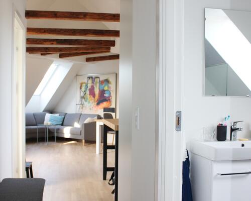 Flot penthouselejlighed med altan, nær Vejle Midtpunkt.