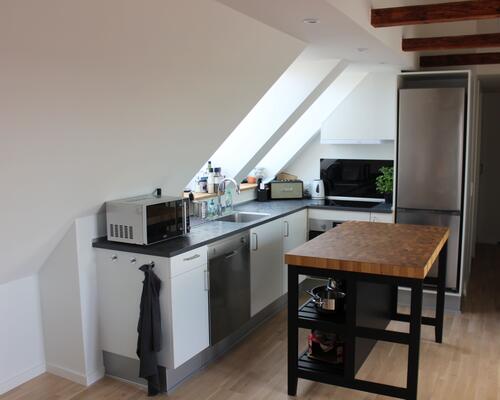 Flot penthouselejlighed med altan, nær Vejle Midtpunkt.