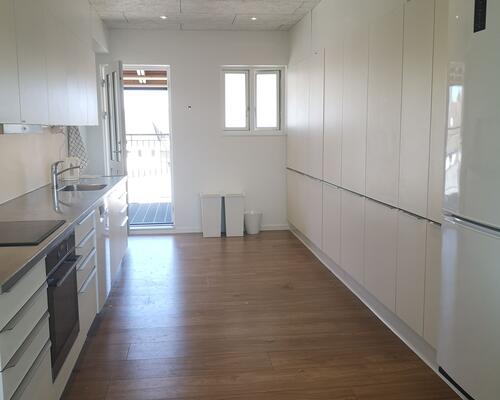 Nyistandsat 1 vær. lejlighed med eget bad/toilet, inkl. alt.