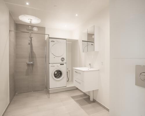 Hyggelig lejlighed på 1. sal med hems og god udsigt - husdyr tilladt