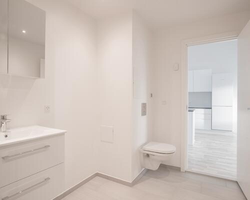 Hyggelig lejlighed på 1. sal med hems og god udsigt - husdyr tilladt