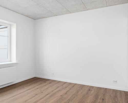 Renoveret 2-værelses lejlighed i Frederikshavn 9900