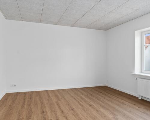 Renoveret 2-værelses lejlighed i Frederikshavn 9900