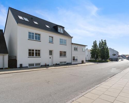 Renoveret 2-værelses lejlighed i Frederikshavn 9900