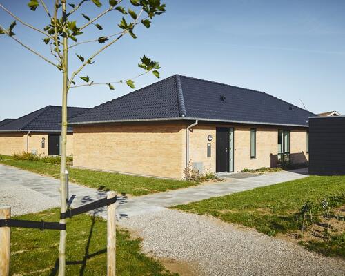 Flyt i lækkert et-plans dobbelthus fra 2020