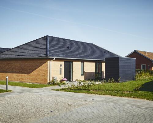 Flyt i lækkert et-plans dobbelthus fra 2020