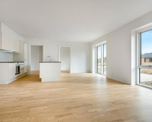 Flyt i lækkert et-plans dobbelthus fra 2020