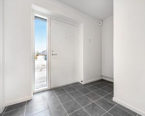 Flyt i lækkert et-plans dobbelthus fra 2020